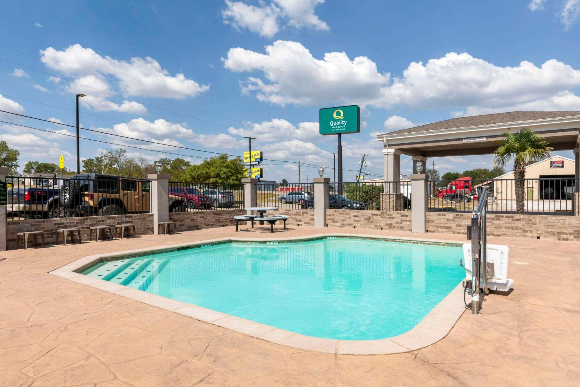 Quality Inn And Suites Groesbeck Exterior foto